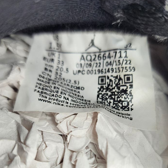 Youth Nike Air Jordans Retro 1 Taxi Yellow Toe Size 1.5Y 1.5 - Picture 12 of 12